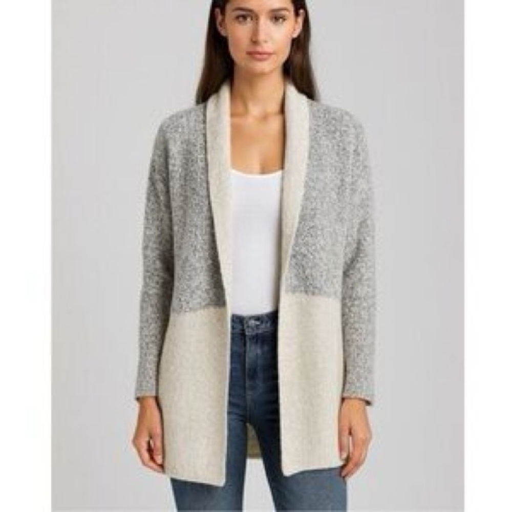 Lovemarks Women's Gray and Cream Open Front Sweater